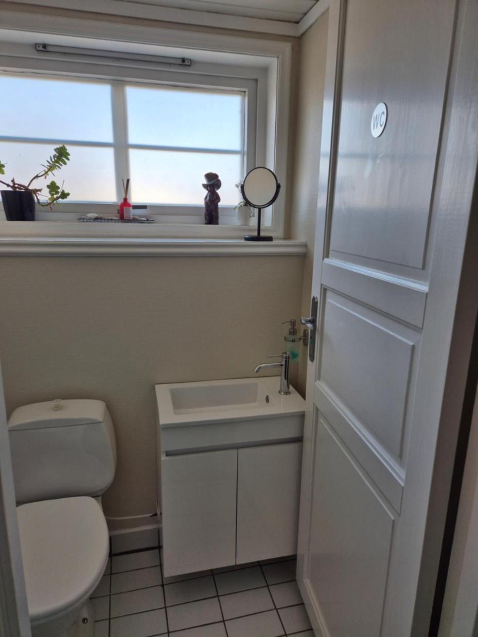 Solrikt Med Kort Avstand Til Byen Apartment *